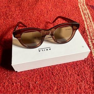 AKILA “IDOL” ROUND FRAME SUNGLASSES